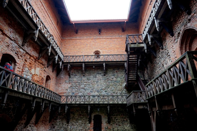 This is a photo inside the courtyard of the keep of the castle. 